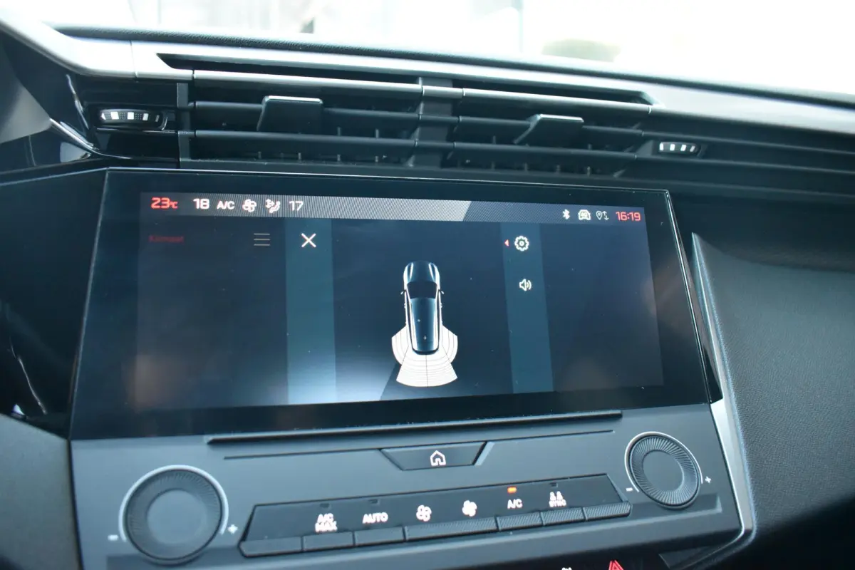1.2 PureTech Active Pack CARPLAY LMV TREKHAAK