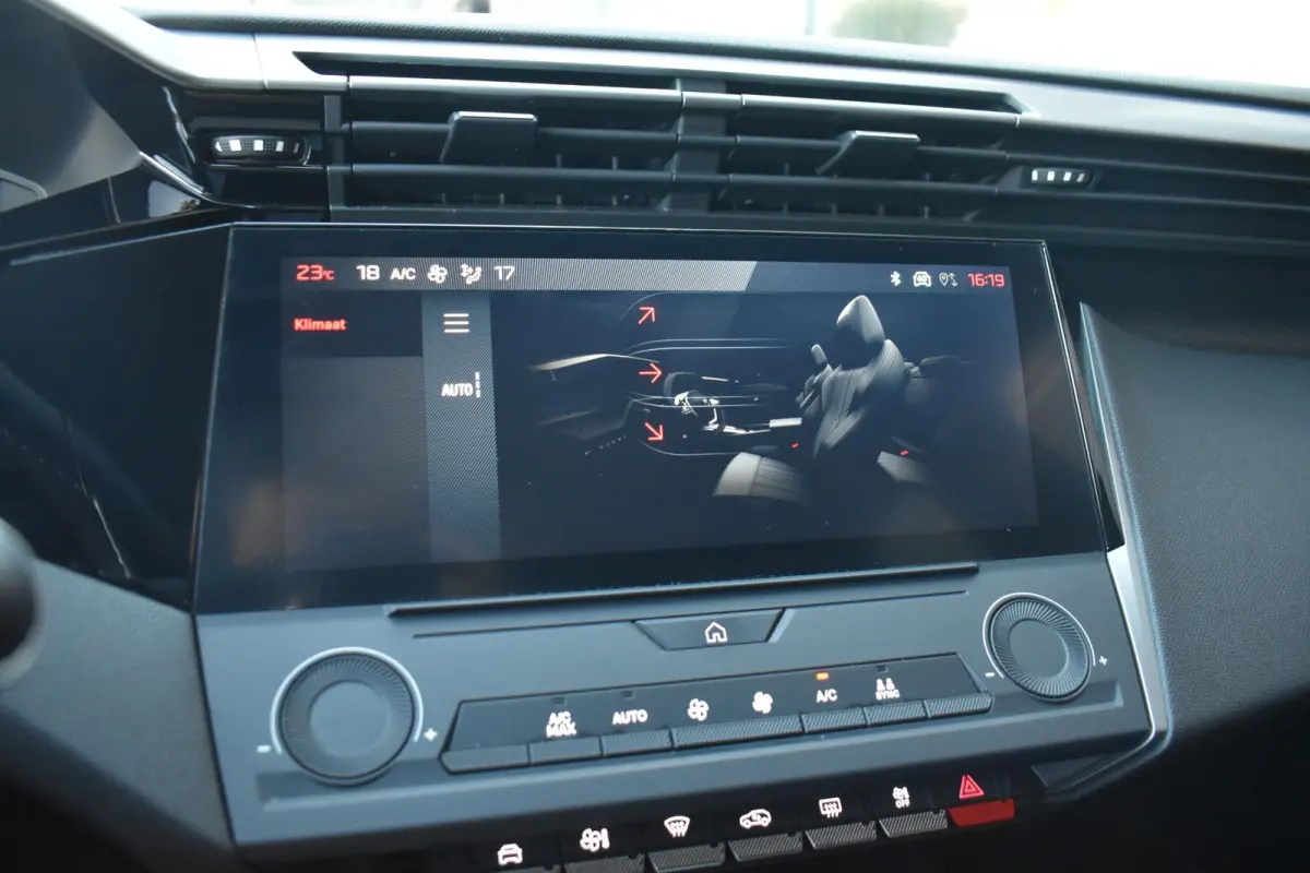 1.2 PureTech Active Pack CARPLAY LMV TREKHAAK