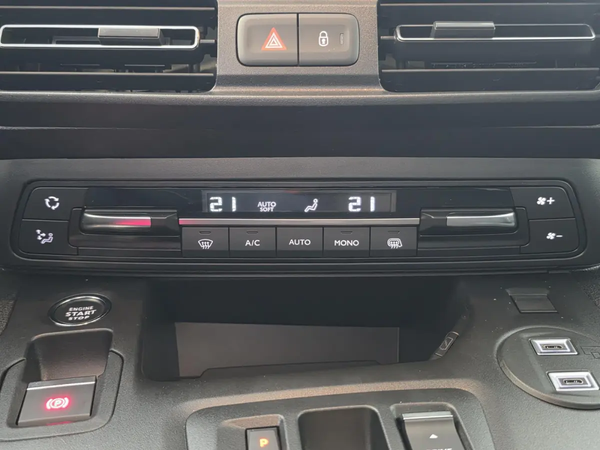 L1 1.5 BlueHDi 130 EAT8 S&S | Incl. BPM | Bomvol | Automaat