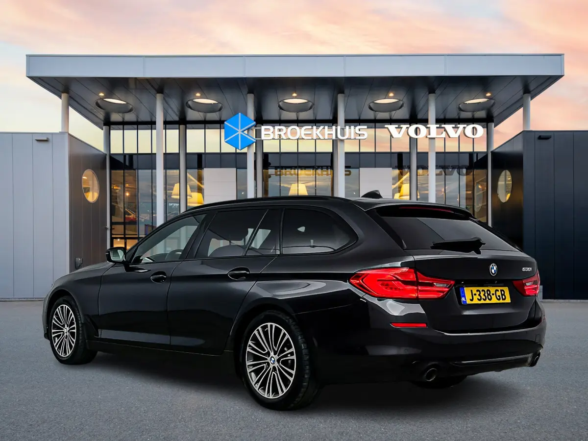 530i High Executive Edition | 18" | Luchtvering | Panoramadak | Verwarmbare Sportstoelen | Head-Up | Trekhaak | Parkeercamera | Adaptieve Cruise | BLIS | Keyless
