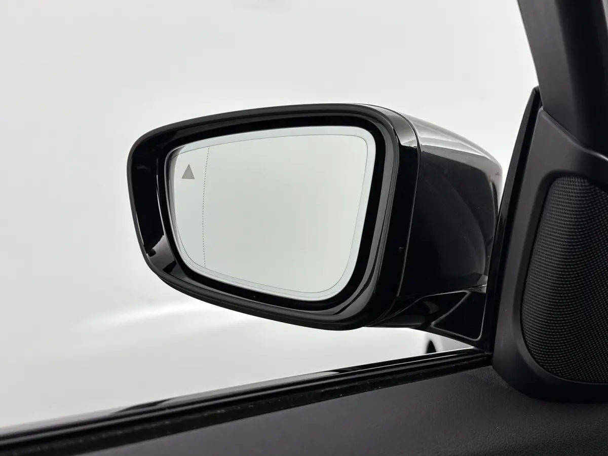 530i High Executive Edition | 18" | Luchtvering | Panoramadak | Verwarmbare Sportstoelen | Head-Up | Trekhaak | Parkeercamera | Adaptieve Cruise | BLIS | Keyless