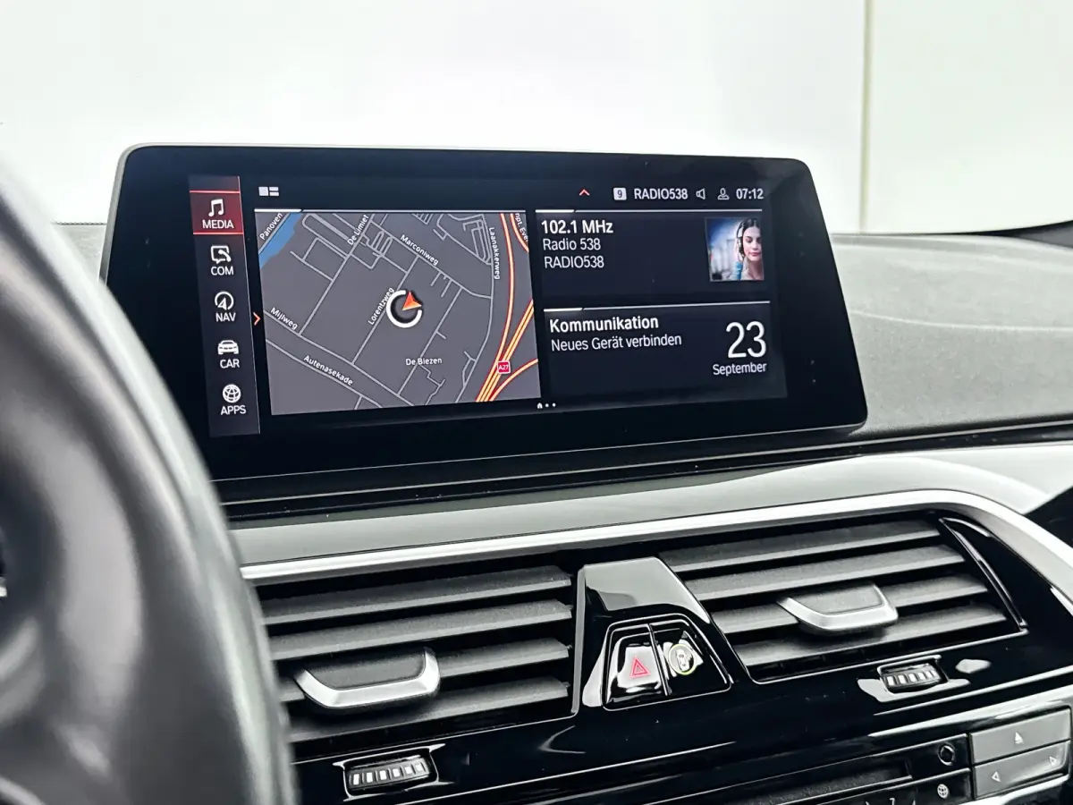 530i High Executive Edition | 18" | Luchtvering | Panoramadak | Verwarmbare Sportstoelen | Head-Up | Trekhaak | Parkeercamera | Adaptieve Cruise | BLIS | Keyless