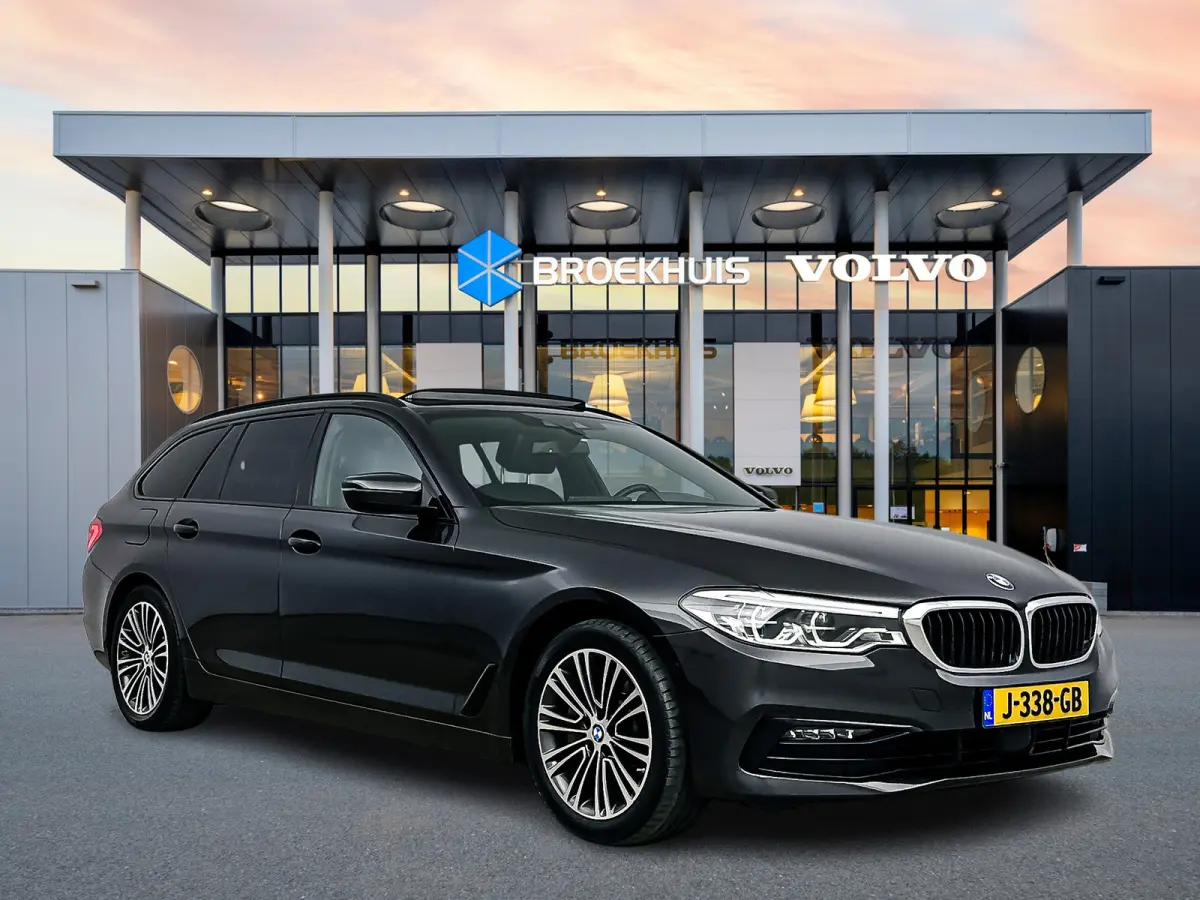 530i High Executive Edition | 18" | Luchtvering | Panoramadak | Verwarmbare Sportstoelen | Head-Up | Trekhaak | Parkeercamera | Adaptieve Cruise | BLIS | Keyless