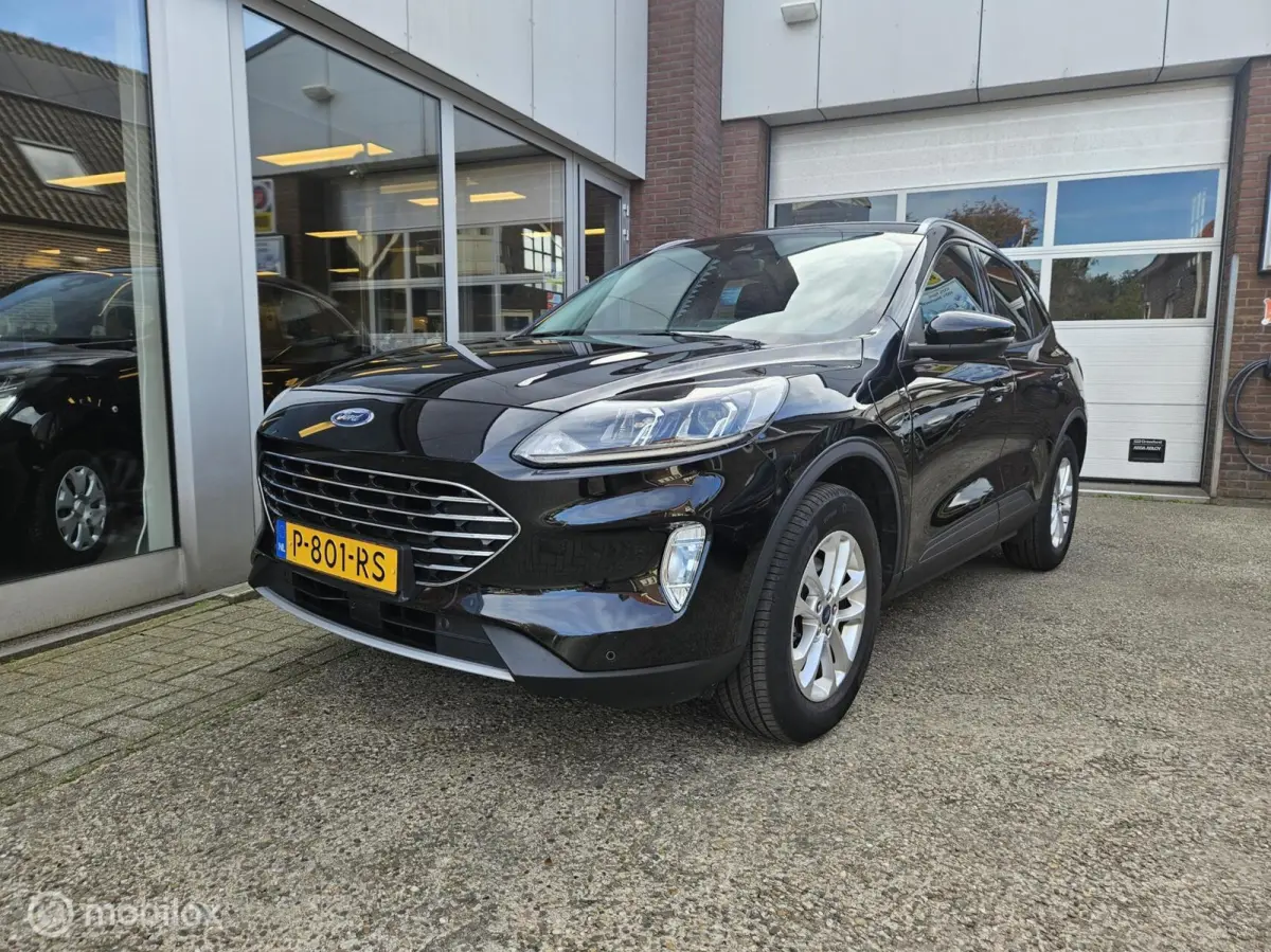 2.5 PHEV Titanium + trekhaak