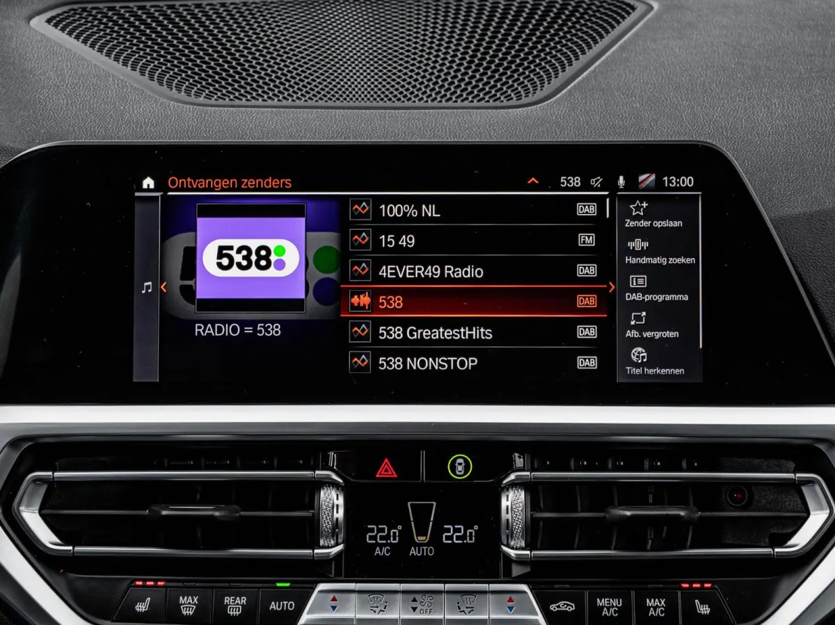 M340i xDrive High Executive M Sport B58 | Panoramadak | Laser LED | Driving Assistant Prof | Trekhaak | HUD | Keyless | Memory | Ambianceverlichting | 19" | Dealeronderhouden | incl. BTW