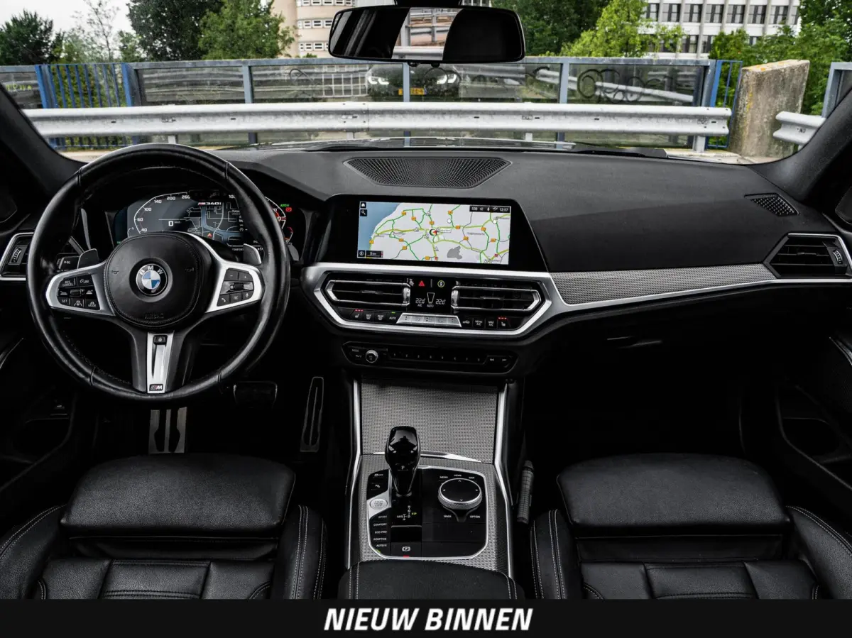 M340i xDrive High Executive M Sport B58 | Panoramadak | Laser LED | Driving Assistant Prof | Trekhaak | HUD | Keyless | Memory | Ambianceverlichting | 19" | Dealeronderhouden | incl. BTW