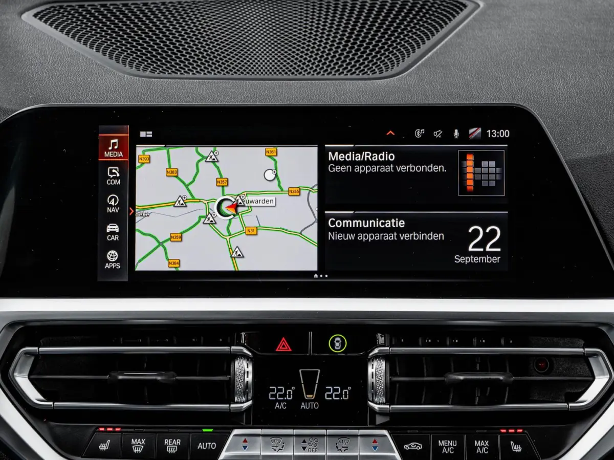 M340i xDrive High Executive M Sport B58 | Panoramadak | Laser LED | Driving Assistant Prof | Trekhaak | HUD | Keyless | Memory | Ambianceverlichting | 19" | Dealeronderhouden | incl. BTW