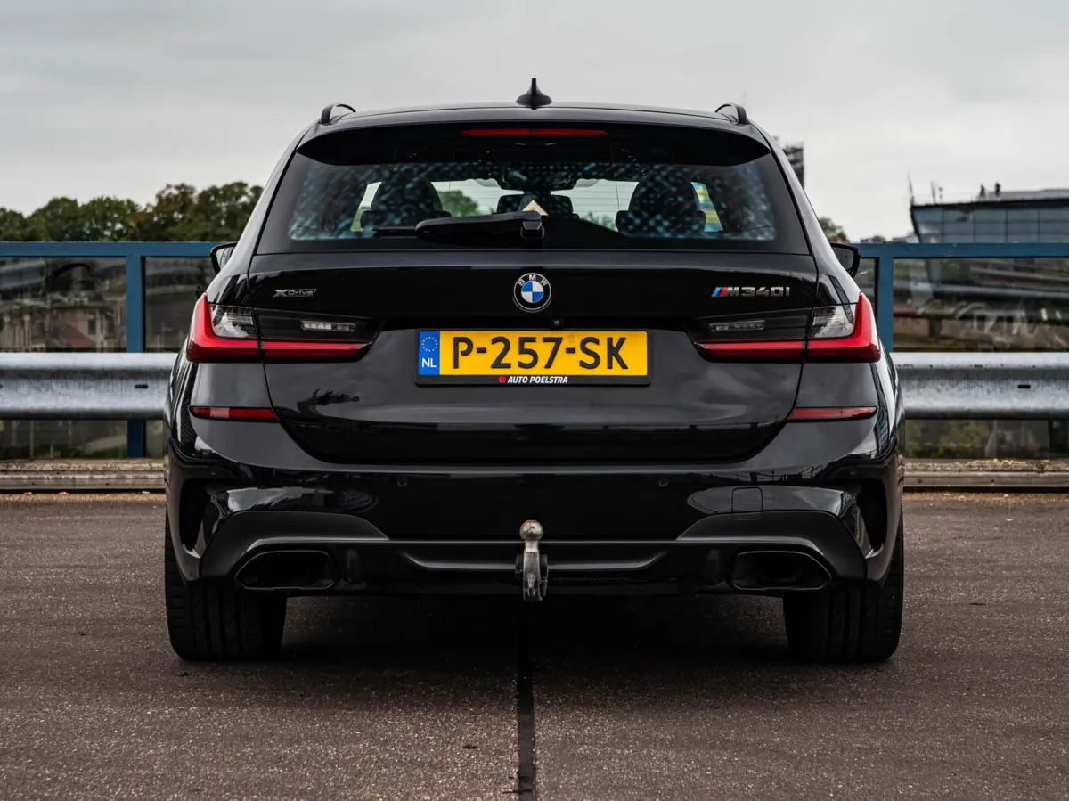 M340i xDrive High Executive M Sport B58 | Panoramadak | Laser LED | Driving Assistant Prof | Trekhaak | HUD | Keyless | Memory | Ambianceverlichting | 19" | Dealeronderhouden | incl. BTW