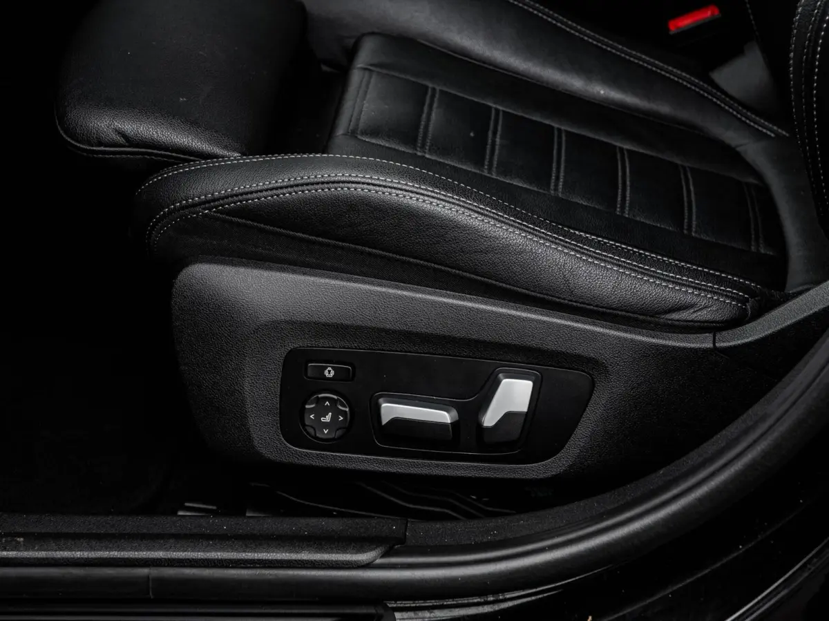 M340i xDrive High Executive M Sport B58 | Panoramadak | Laser LED | Driving Assistant Prof | Trekhaak | HUD | Keyless | Memory | Ambianceverlichting | 19" | Dealeronderhouden | incl. BTW