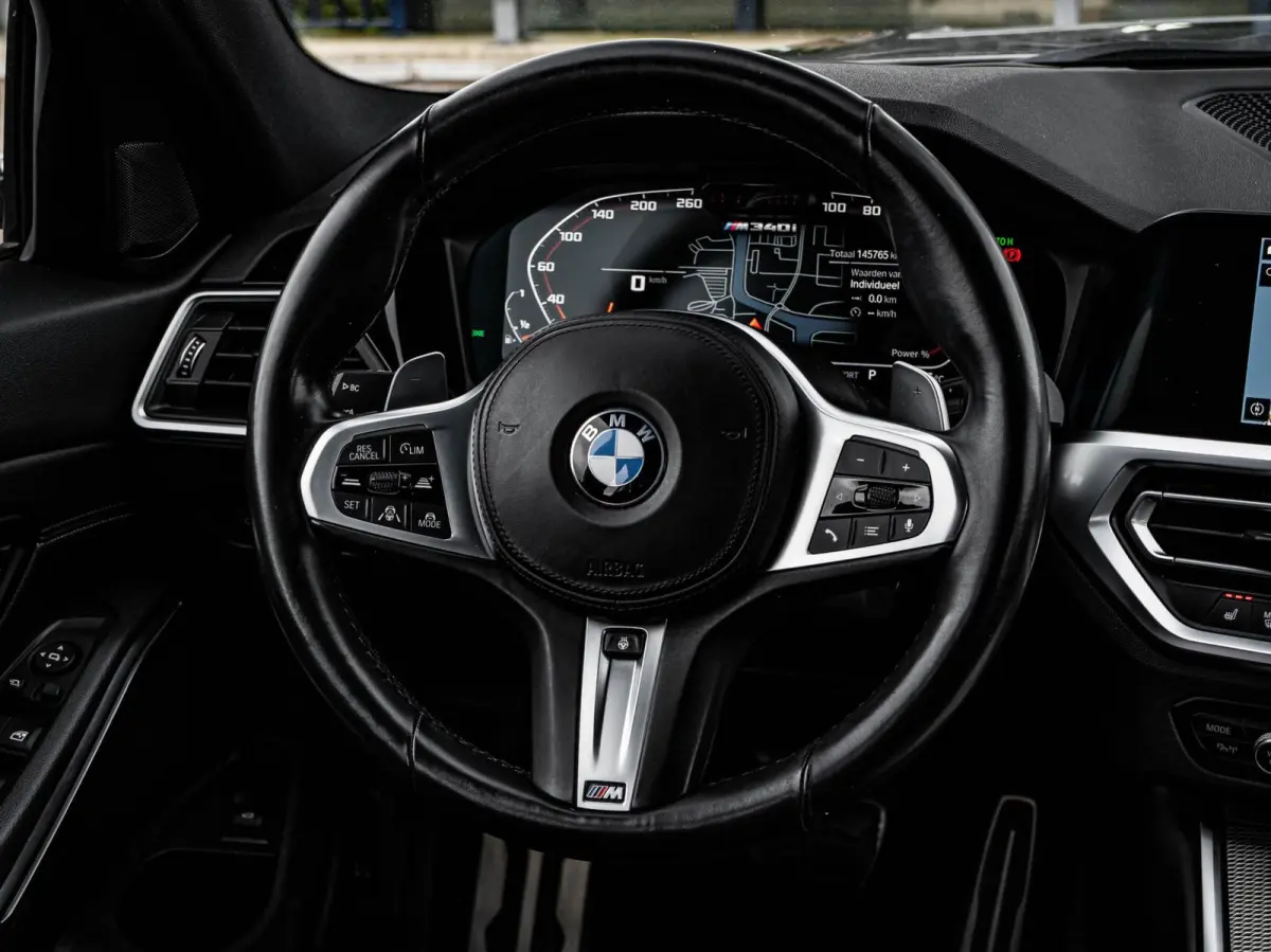 M340i xDrive High Executive M Sport B58 | Panoramadak | Laser LED | Driving Assistant Prof | Trekhaak | HUD | Keyless | Memory | Ambianceverlichting | 19" | Dealeronderhouden | incl. BTW