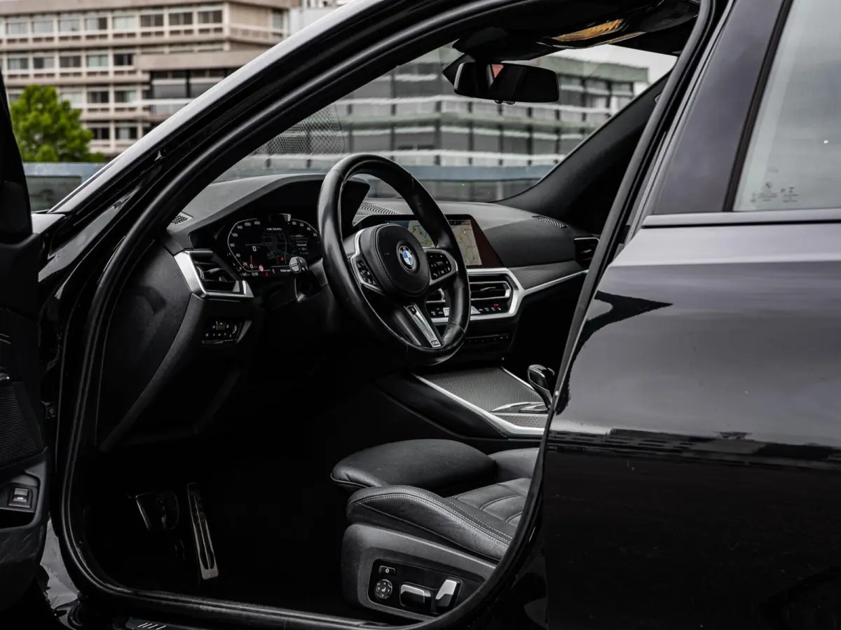 M340i xDrive High Executive M Sport B58 | Panoramadak | Laser LED | Driving Assistant Prof | Trekhaak | HUD | Keyless | Memory | Ambianceverlichting | 19" | Dealeronderhouden | incl. BTW