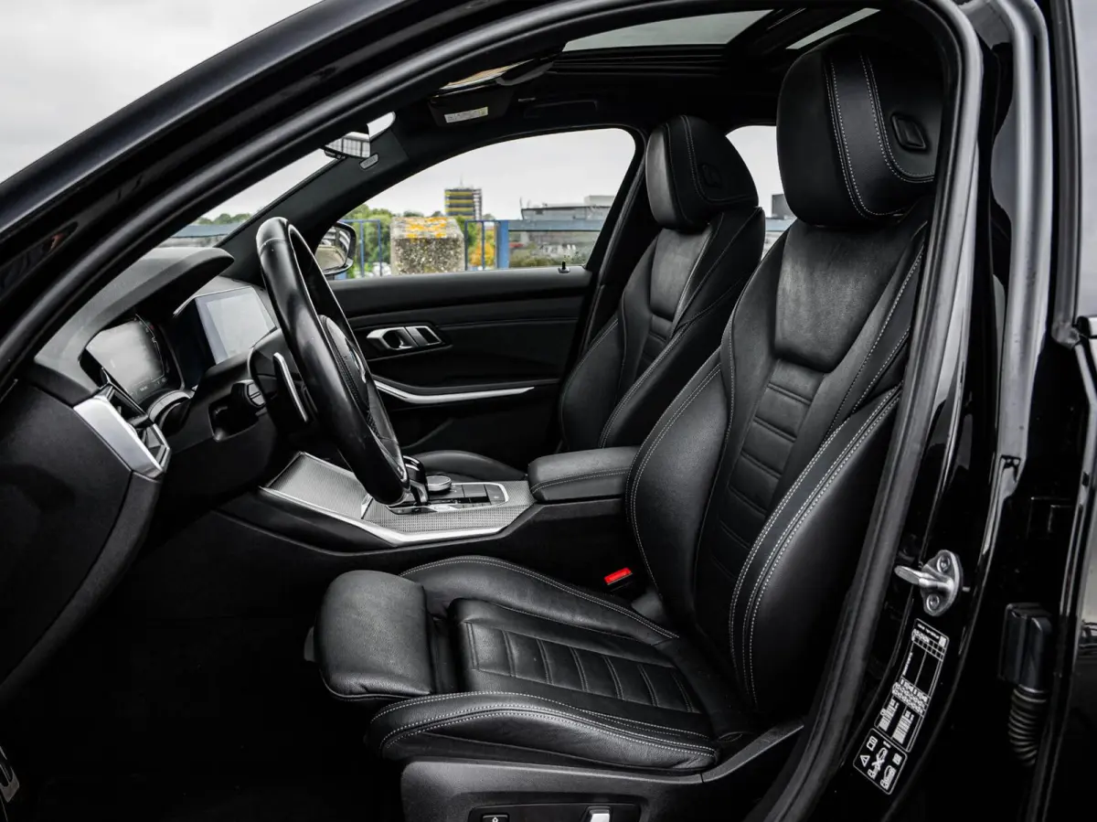 M340i xDrive High Executive M Sport B58 | Panoramadak | Laser LED | Driving Assistant Prof | Trekhaak | HUD | Keyless | Memory | Ambianceverlichting | 19" | Dealeronderhouden | incl. BTW