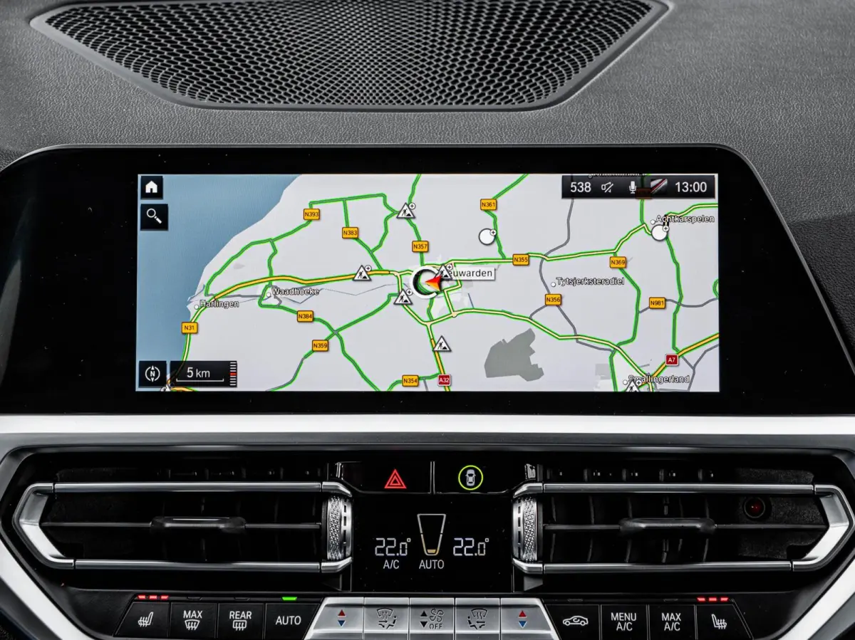 M340i xDrive High Executive M Sport B58 | Panoramadak | Laser LED | Driving Assistant Prof | Trekhaak | HUD | Keyless | Memory | Ambianceverlichting | 19" | Dealeronderhouden | incl. BTW