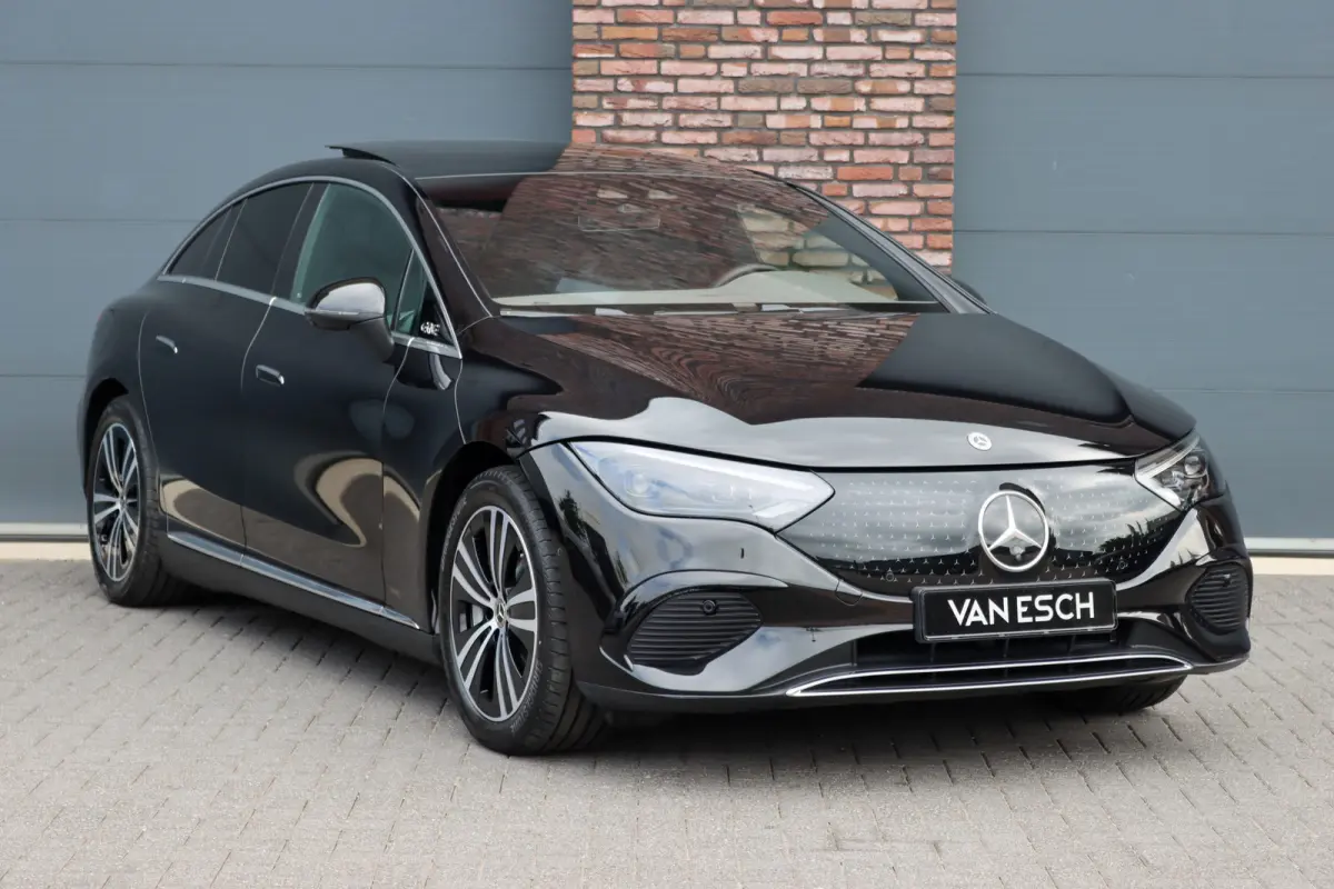 350+ Business Solution Luxury 96 kWh | Hyperscreen | Distronic+ | Panoramadak | Memory | Burmester | Surround Camera | Leder | Digital Light | Keyless Go | 22 kW | Warmtepomp |