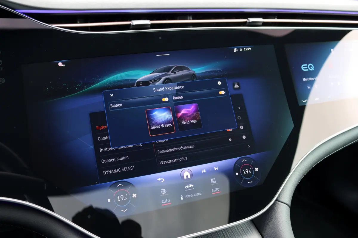 350+ Business Solution Luxury 96 kWh | Hyperscreen | Distronic+ | Panoramadak | Memory | Burmester | Surround Camera | Leder | Digital Light | Keyless Go | 22 kW | Warmtepomp |