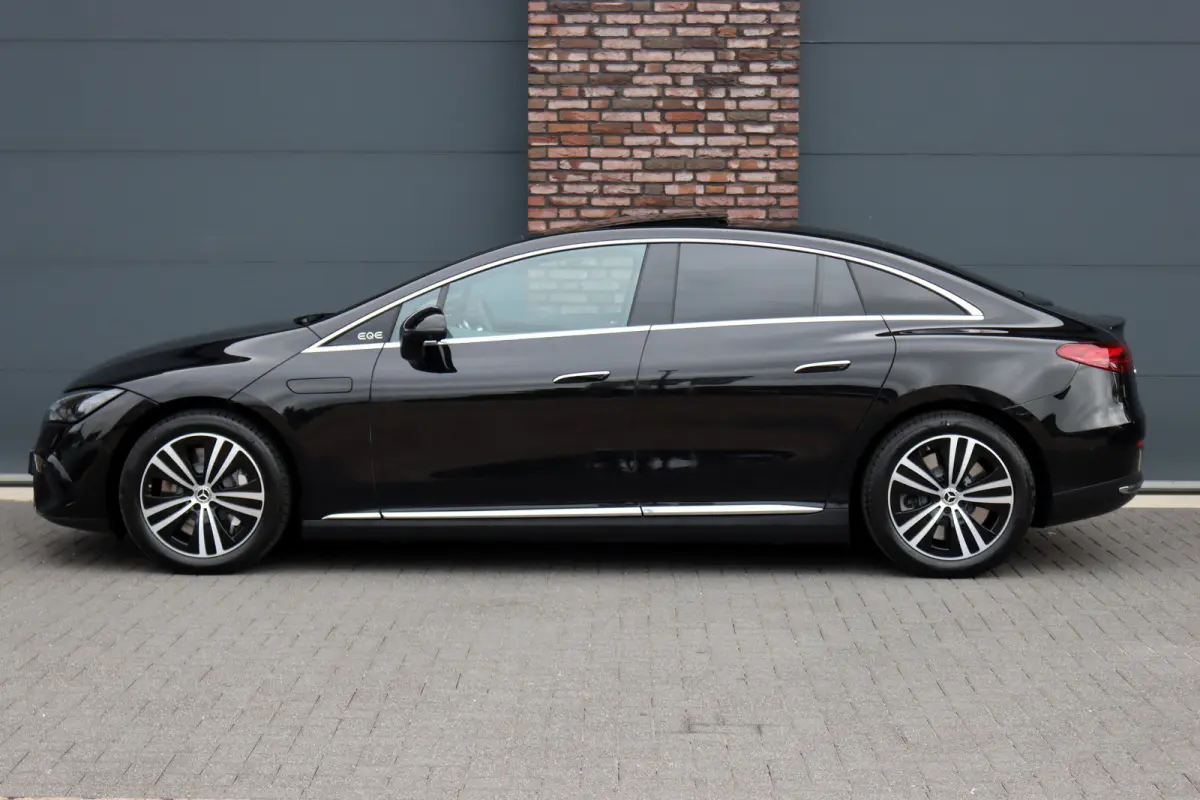 350+ Business Solution Luxury 96 kWh | Hyperscreen | Distronic+ | Panoramadak | Memory | Burmester | Surround Camera | Leder | Digital Light | Keyless Go | 22 kW | Warmtepomp |