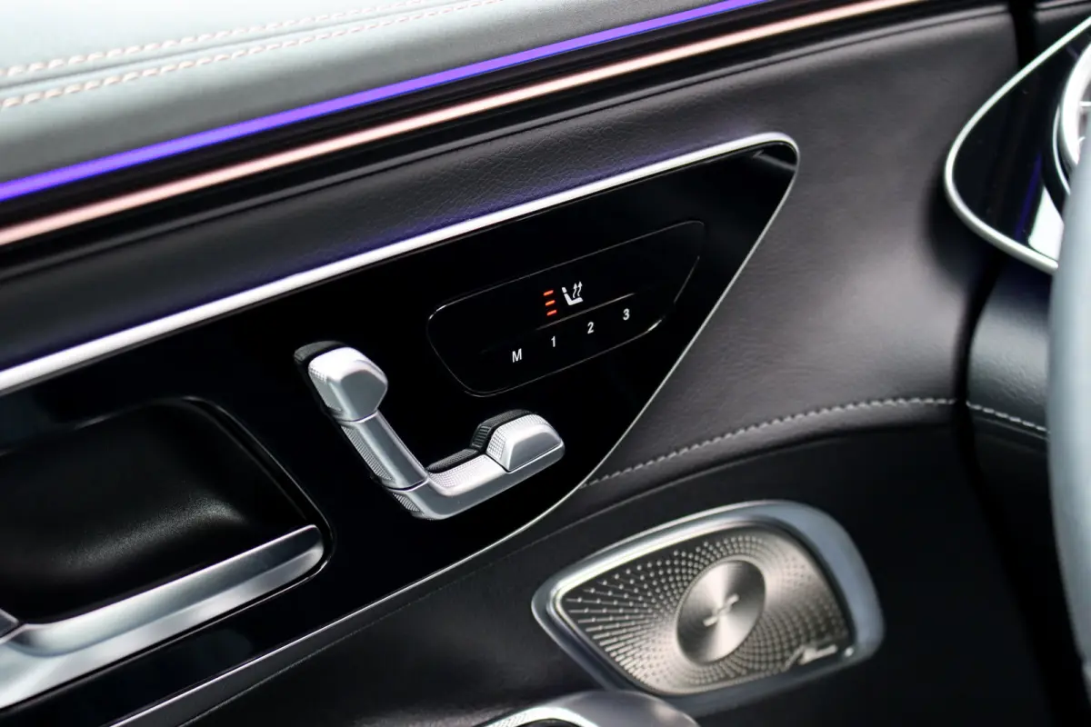 350+ Business Solution Luxury 96 kWh | Hyperscreen | Distronic+ | Panoramadak | Memory | Burmester | Surround Camera | Leder | Digital Light | Keyless Go | 22 kW | Warmtepomp |