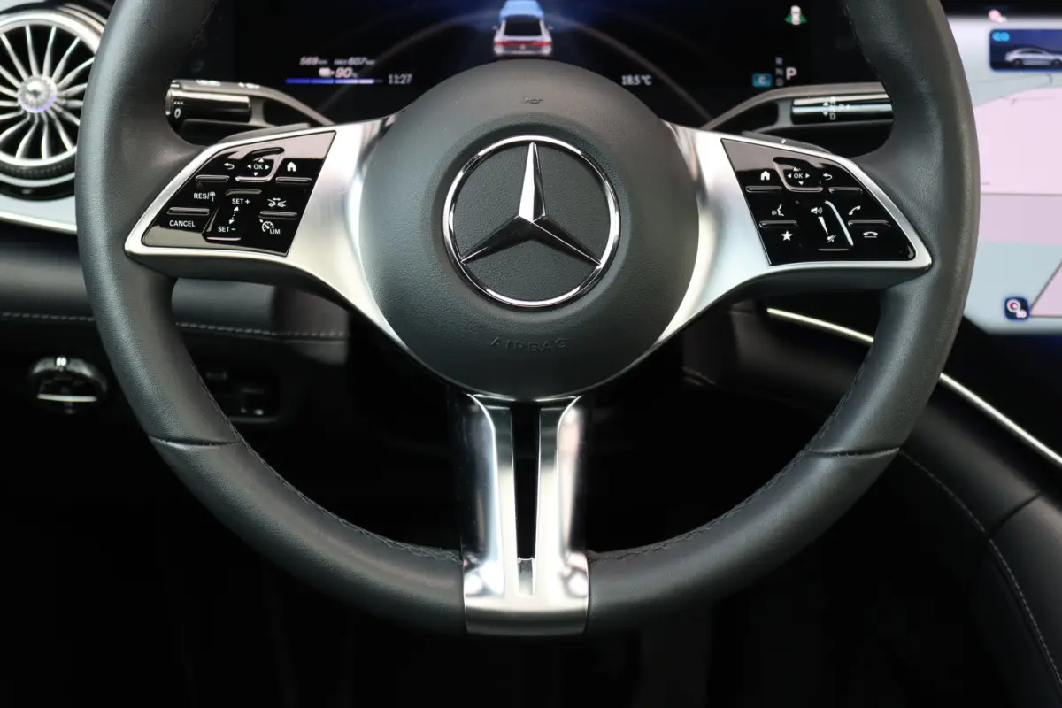 350+ Business Solution Luxury 96 kWh | Hyperscreen | Distronic+ | Panoramadak | Memory | Burmester | Surround Camera | Leder | Digital Light | Keyless Go | 22 kW | Warmtepomp |