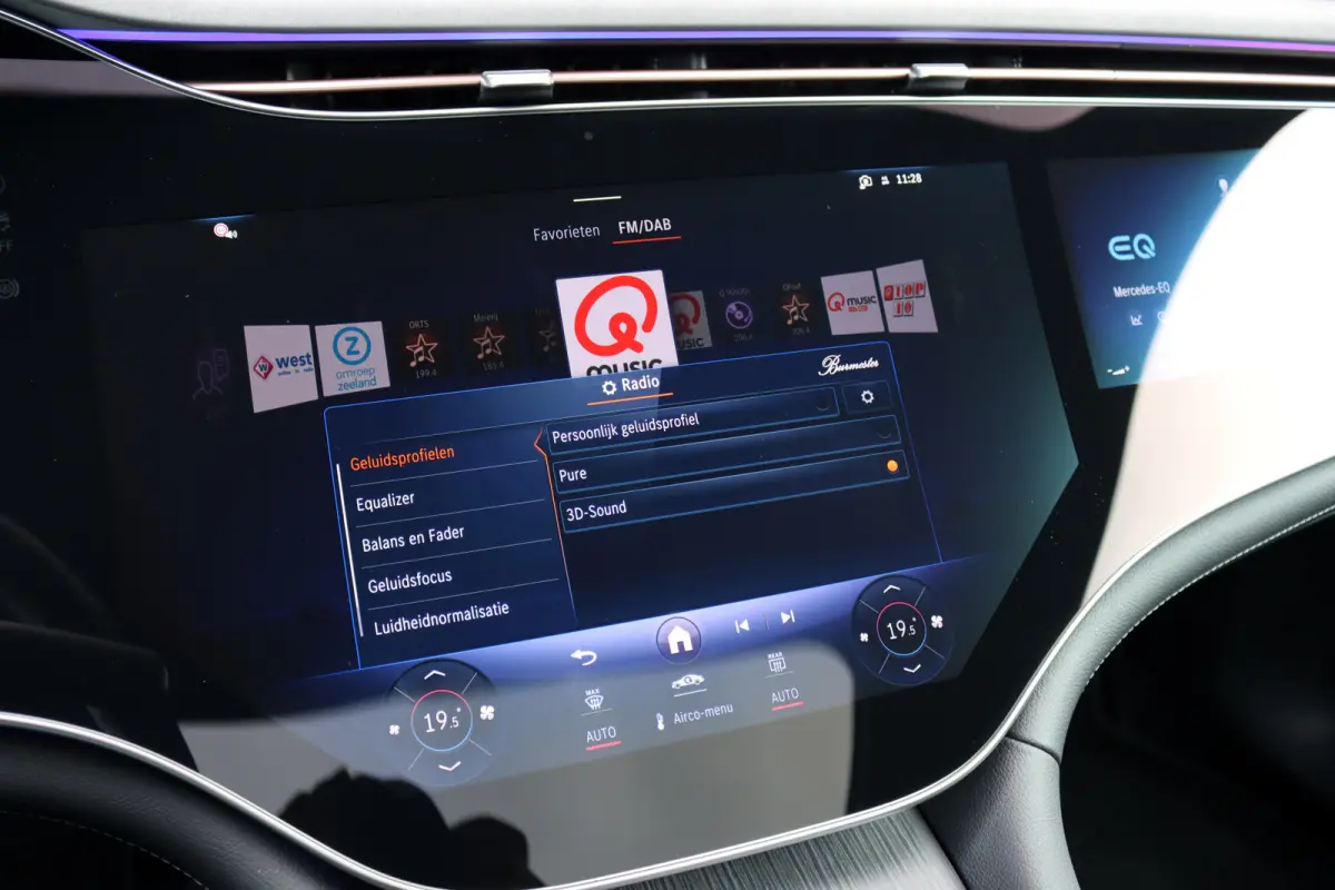 350+ Business Solution Luxury 96 kWh | Hyperscreen | Distronic+ | Panoramadak | Memory | Burmester | Surround Camera | Leder | Digital Light | Keyless Go | 22 kW | Warmtepomp |