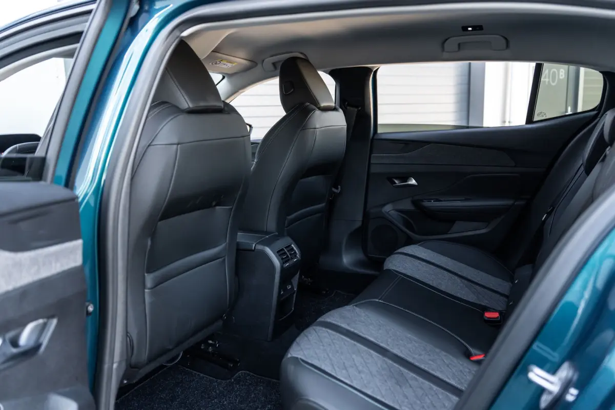 1.2 PureTech Allure Aut. | GARANTIE | Carplay
