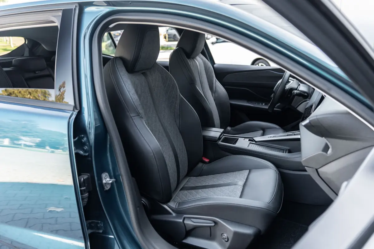1.2 PureTech Allure Aut. | GARANTIE | Carplay