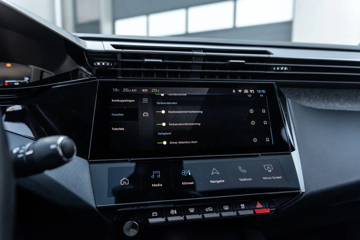 1.2 PureTech Allure Aut. | GARANTIE | Carplay