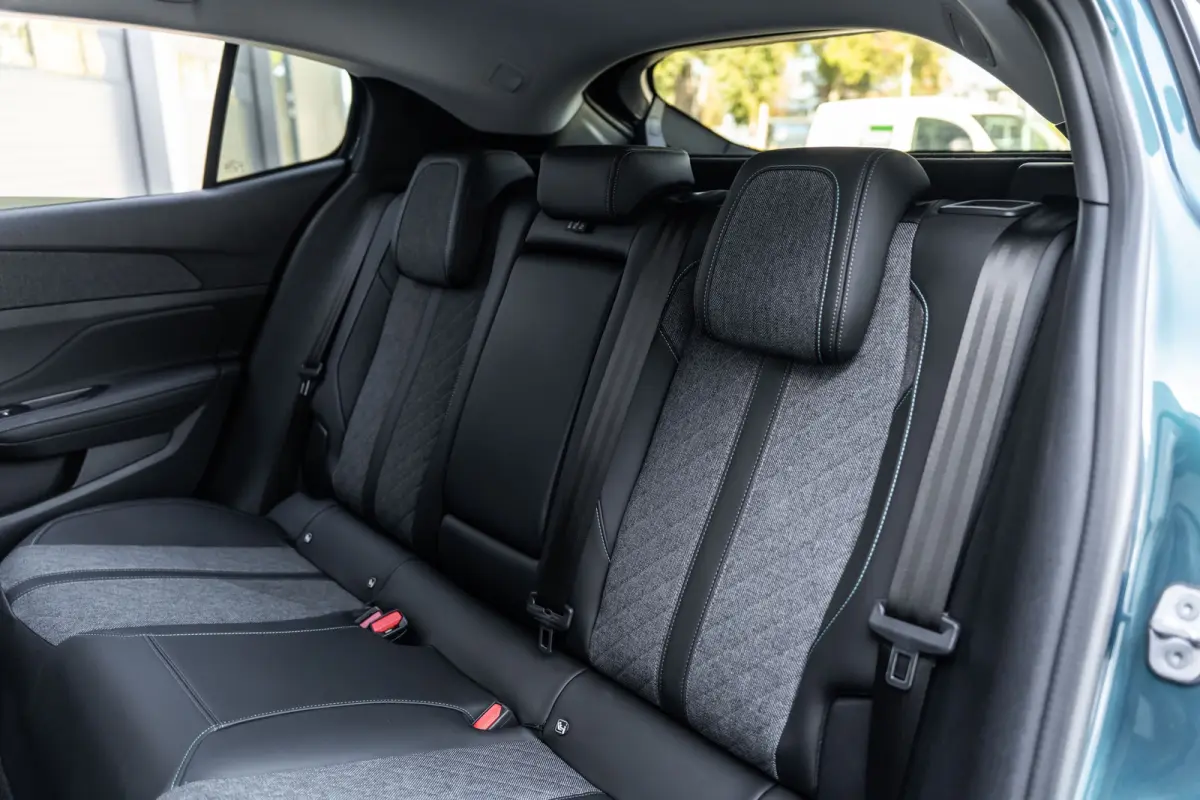 1.2 PureTech Allure Aut. | GARANTIE | Carplay