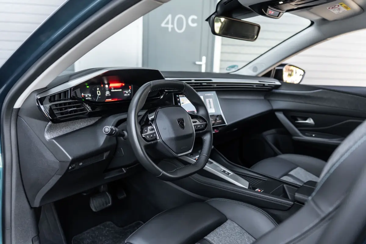 1.2 PureTech Allure Aut. | GARANTIE | Carplay