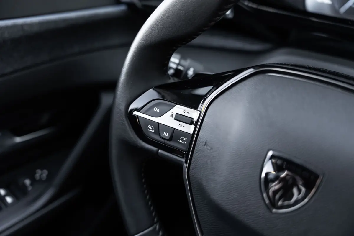 1.2 PureTech Allure Aut. | GARANTIE | Carplay