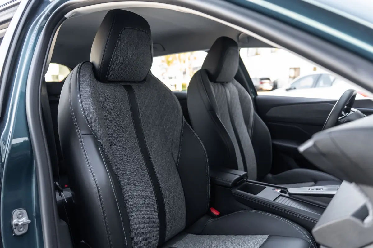 1.2 PureTech Allure Aut. | GARANTIE | Carplay