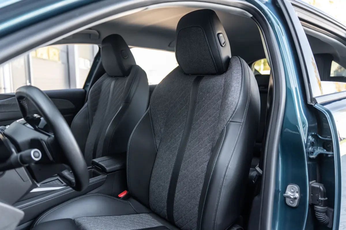 1.2 PureTech Allure Aut. | GARANTIE | Carplay