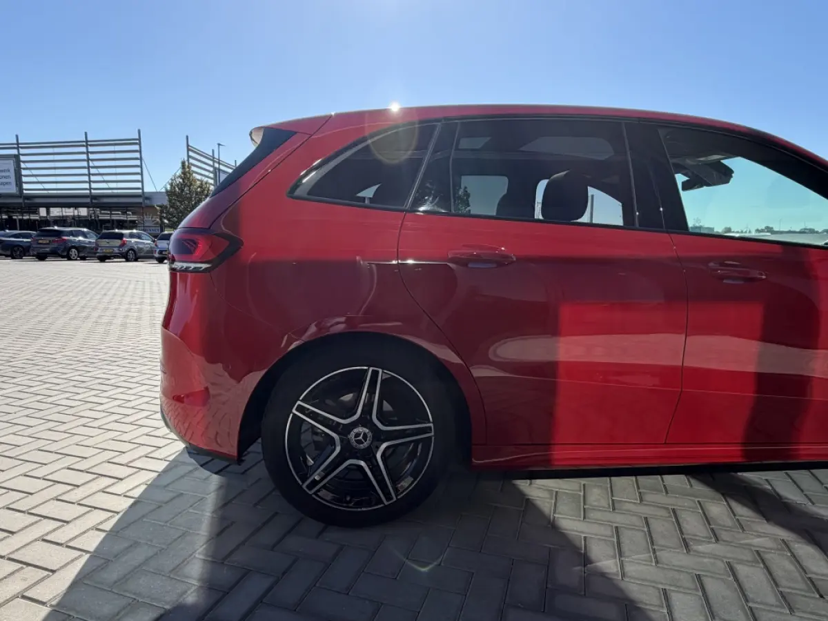 180 Bus. Sol. AMG | Pano | Camera | CarPlay |