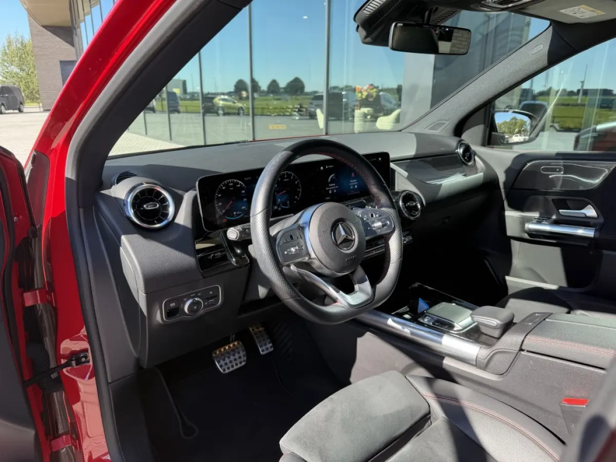 180 Bus. Sol. AMG | Pano | Camera | CarPlay |