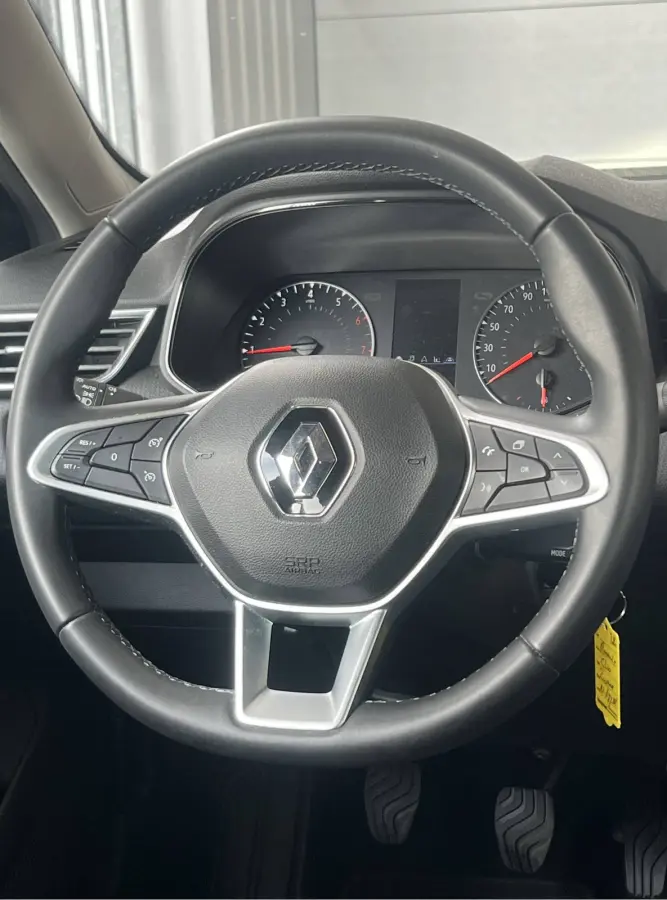 1.0 TCe Zen | CARPLAY/ANDROID | NAVI | CRUISE CONTROL | PDC | AIRCO | LED | DAB | BLUETOOTH | ALL-SEASON BANDEN