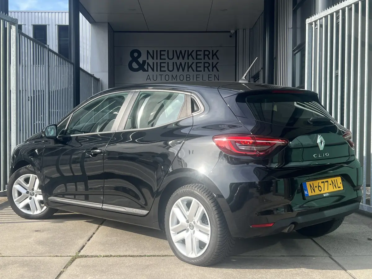 1.0 TCe Zen | CARPLAY/ANDROID | NAVI | CRUISE CONTROL | PDC | AIRCO | LED | DAB | BLUETOOTH | ALL-SEASON BANDEN