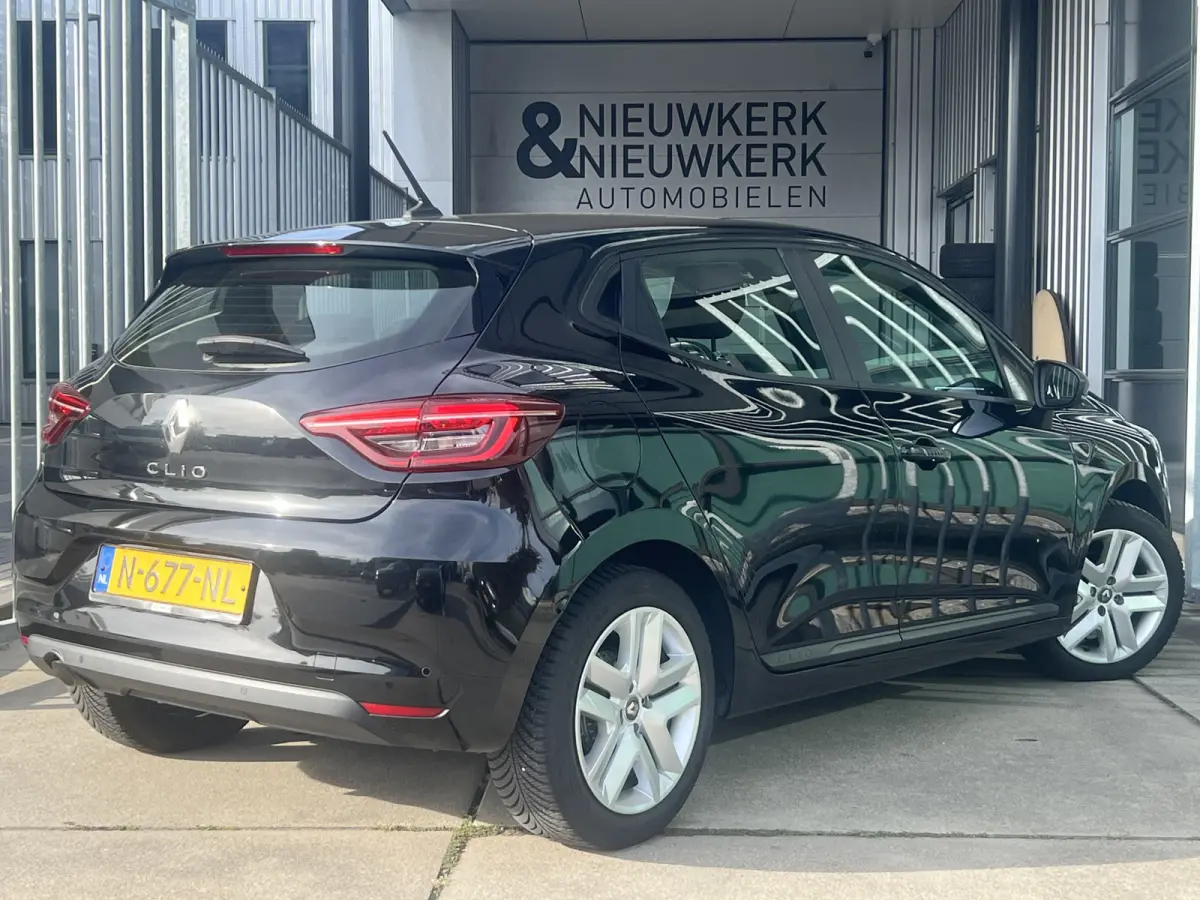 1.0 TCe Zen | CARPLAY/ANDROID | NAVI | CRUISE CONTROL | PDC | AIRCO | LED | DAB | BLUETOOTH | ALL-SEASON BANDEN