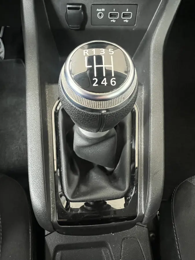 1.0 TCe Zen | CARPLAY/ANDROID | NAVI | CRUISE CONTROL | PDC | AIRCO | LED | DAB | BLUETOOTH | ALL-SEASON BANDEN