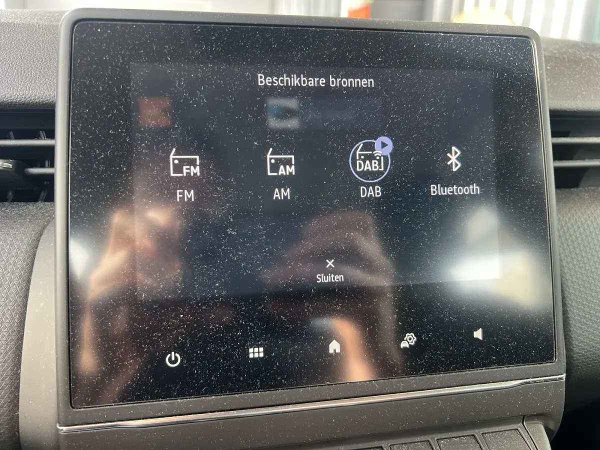 1.0 TCe Zen | CARPLAY/ANDROID | NAVI | CRUISE CONTROL | PDC | AIRCO | LED | DAB | BLUETOOTH | ALL-SEASON BANDEN