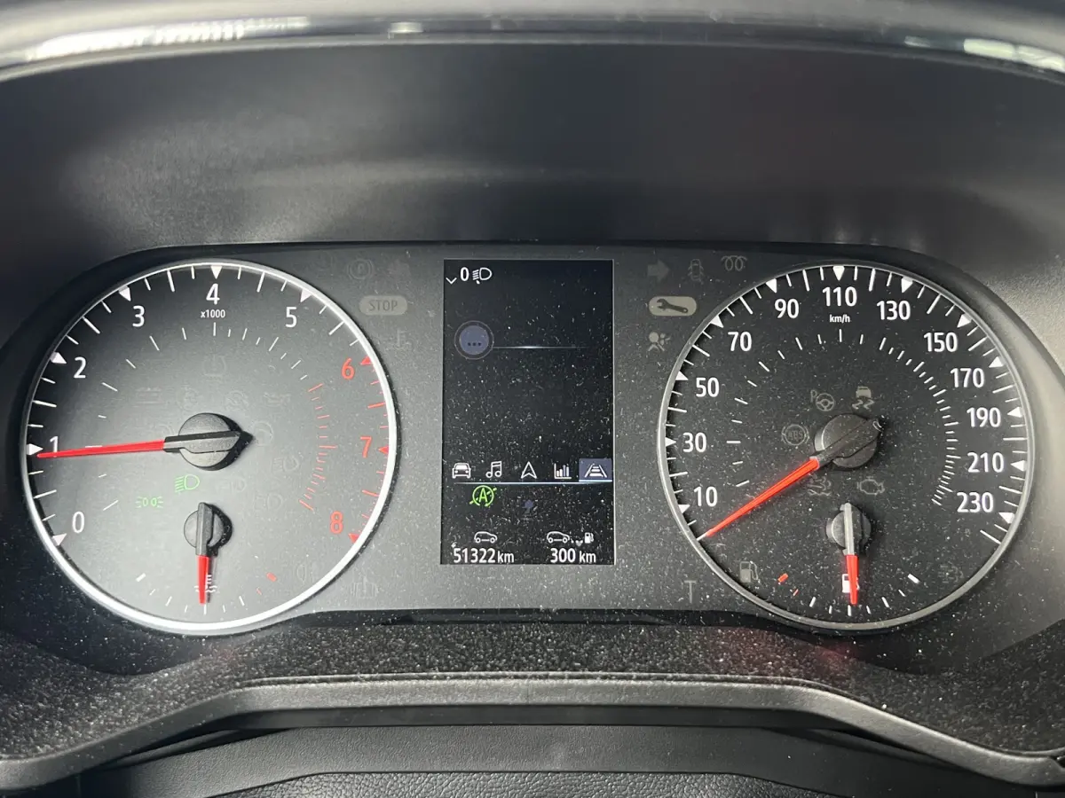 1.0 TCe Zen | CARPLAY/ANDROID | NAVI | CRUISE CONTROL | PDC | AIRCO | LED | DAB | BLUETOOTH | ALL-SEASON BANDEN