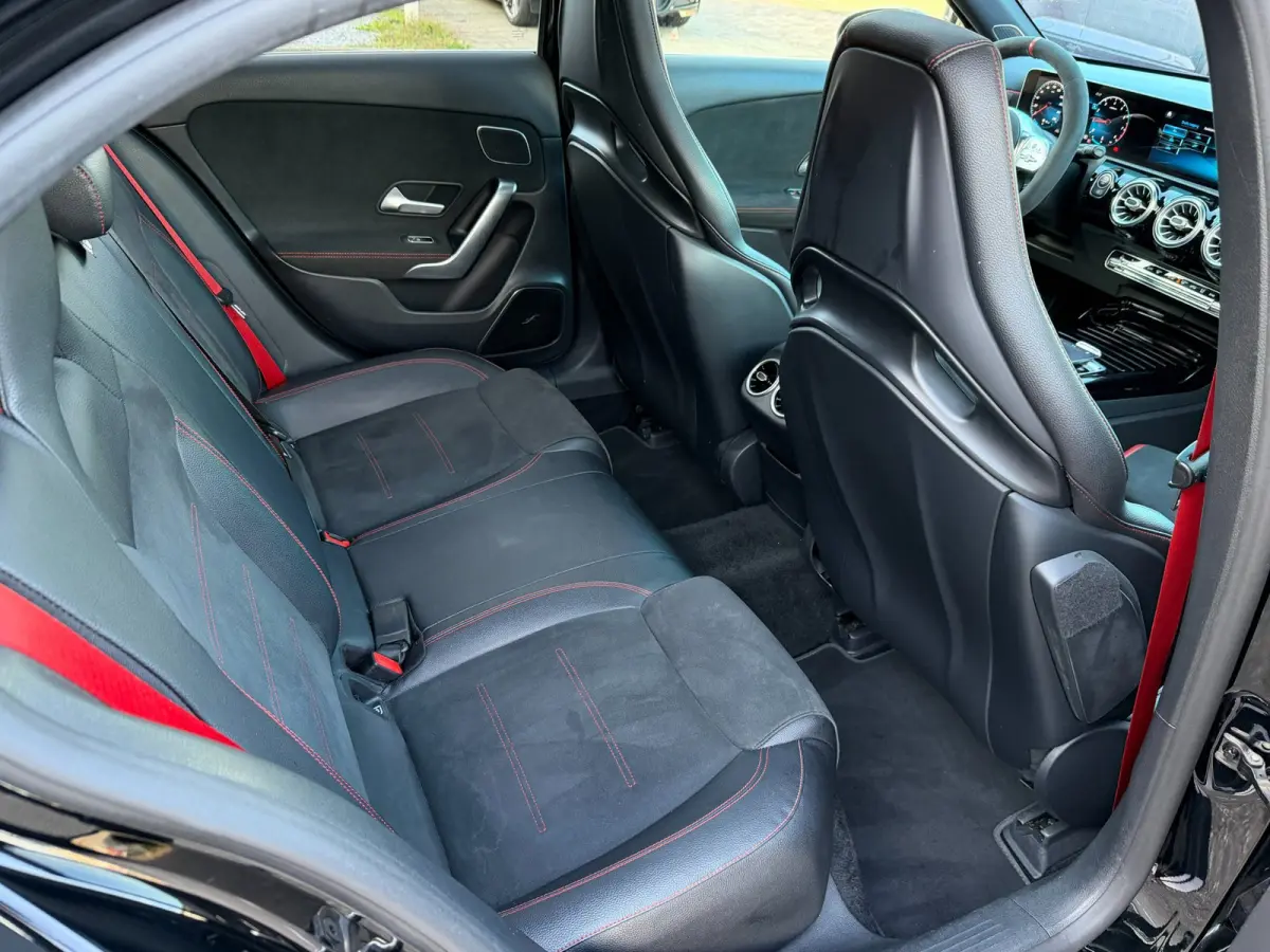 AMG 35 4MATIC Edition 1
