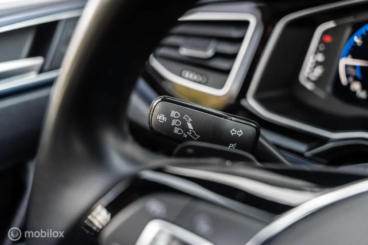 1.0 TSI DSG R-LINE VIRTUAL ACC NAVI LED CAM