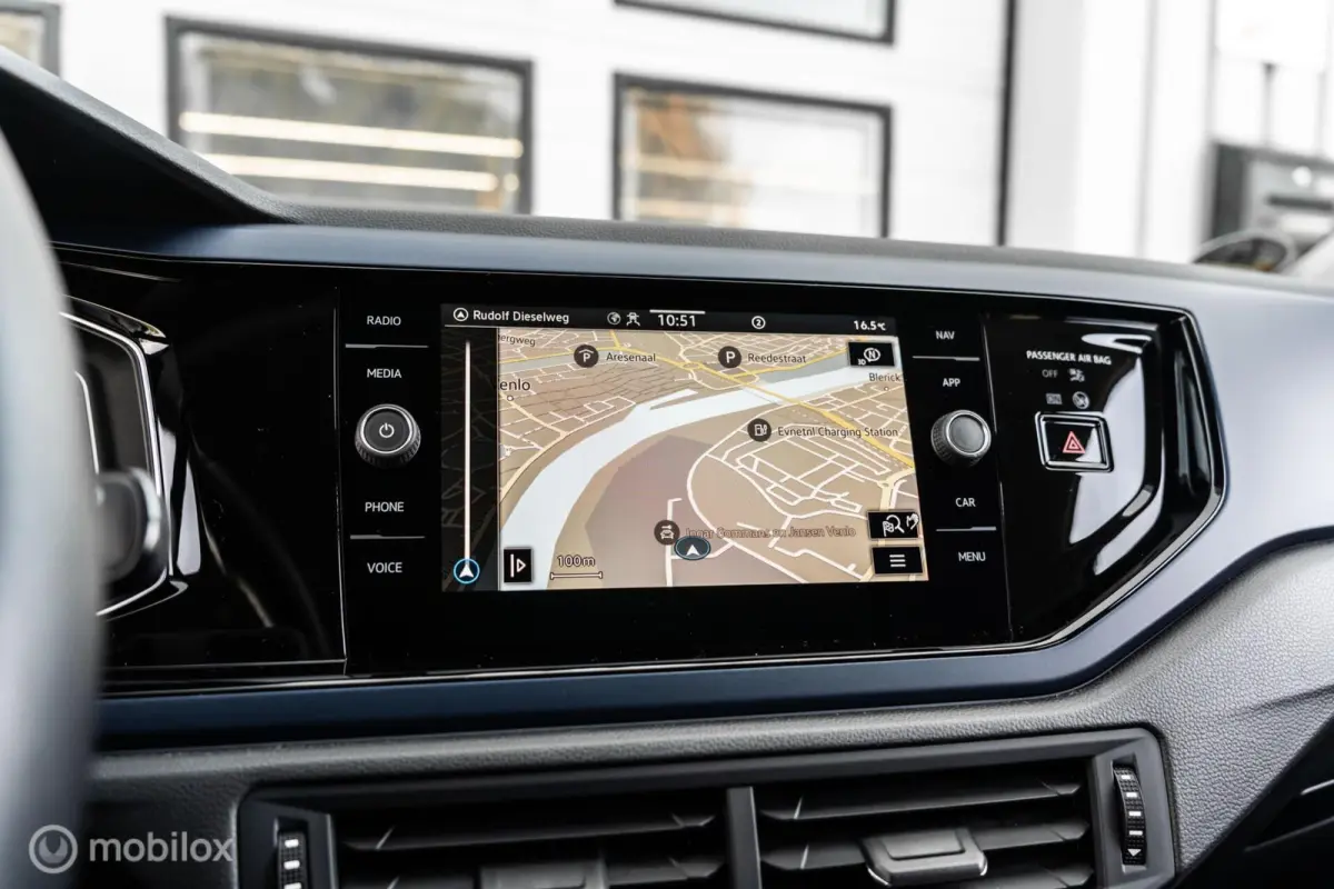 1.0 TSI DSG R-LINE VIRTUAL ACC NAVI LED CAM