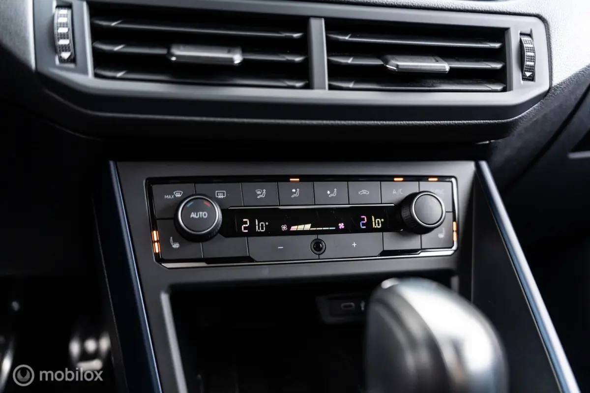 1.0 TSI DSG R-LINE VIRTUAL ACC NAVI LED CAM