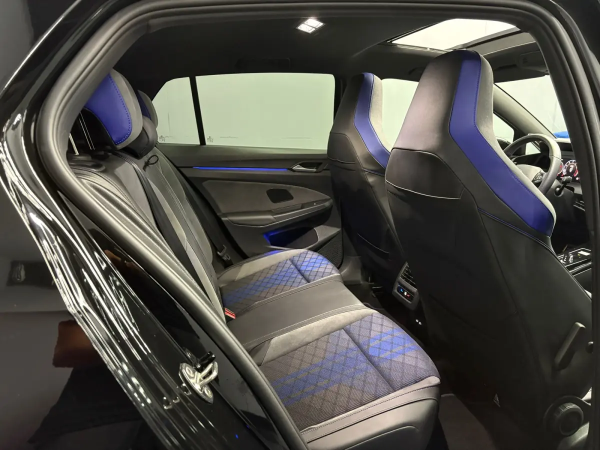 2.0 TSI 4M R Black Edition