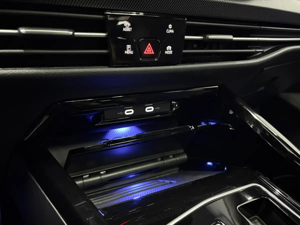 2.0 TSI 4M R Black Edition