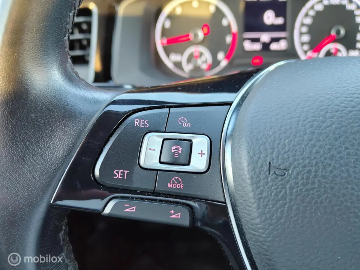 1.0 TSI Comfortline Business r-line velgen!