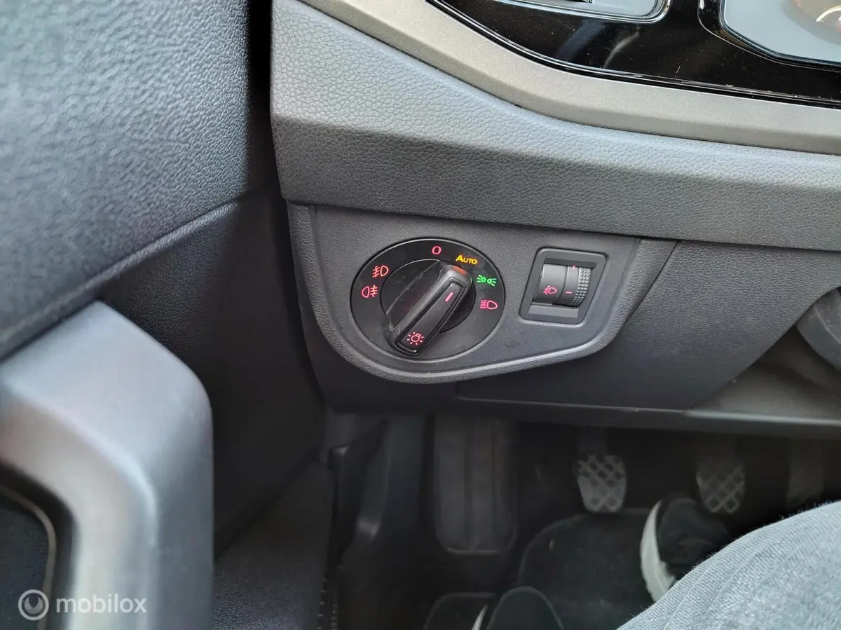 1.0 TSI Comfortline Business r-line velgen!