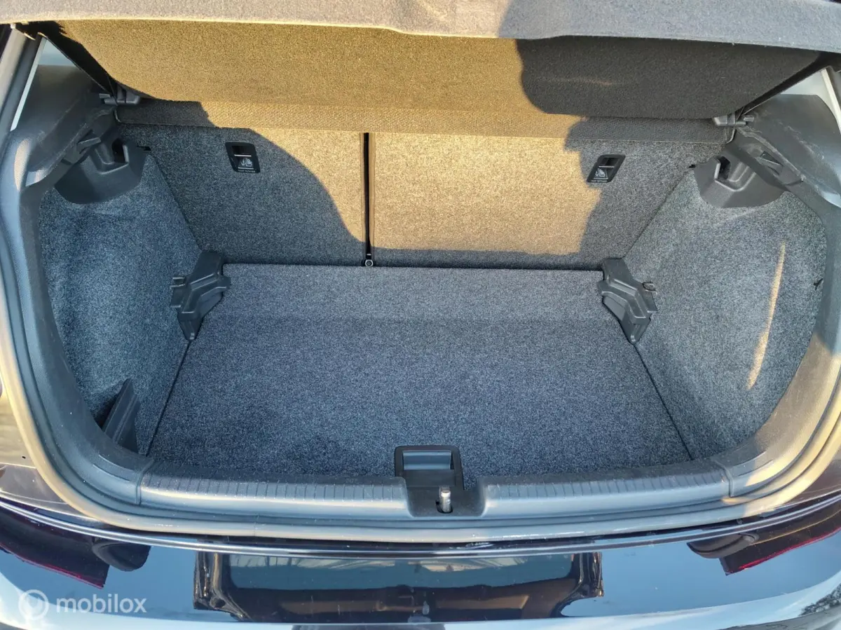 1.0 TSI Comfortline Business r-line velgen!