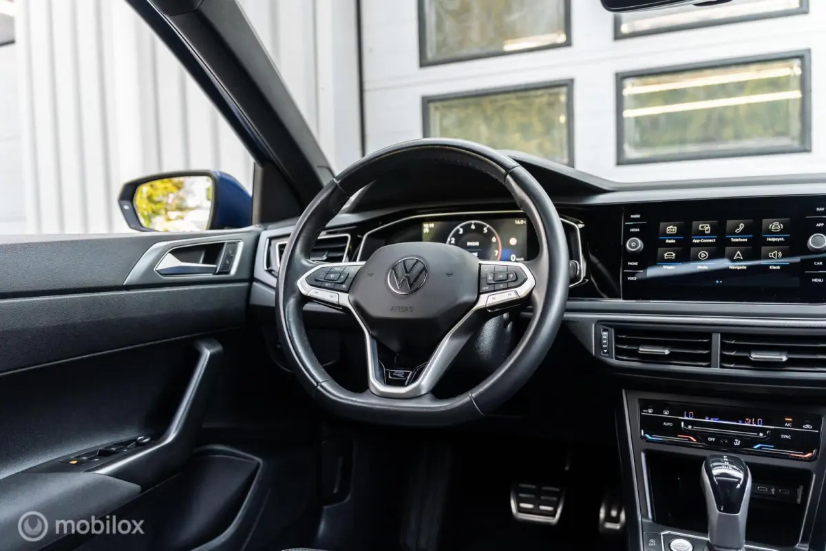 1.0 TSI 3X R-Line PANO IQ-LIGHT CAMERA BEATS
