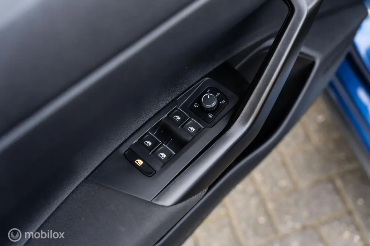 1.0 TSI 3X R-Line PANO IQ-LIGHT CAMERA BEATS